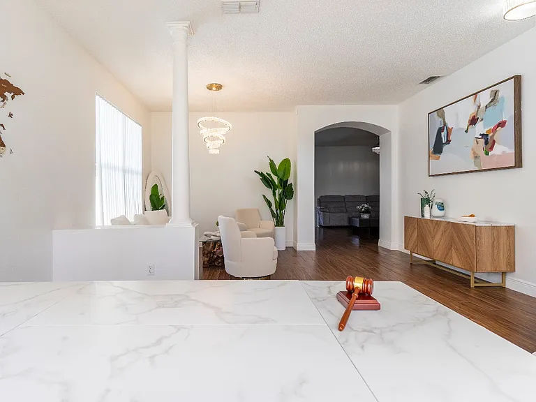 1041 Jaybee Ave — Photo 32