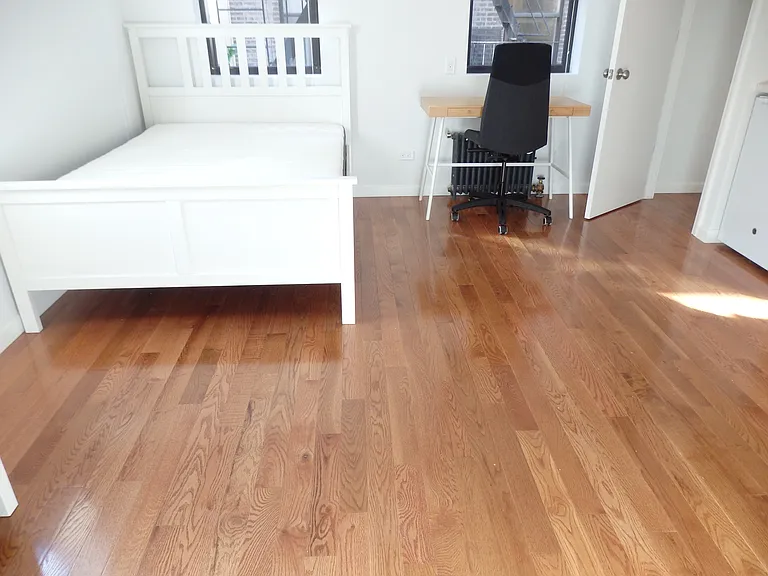 415 W 47th St #1A — Photo 2