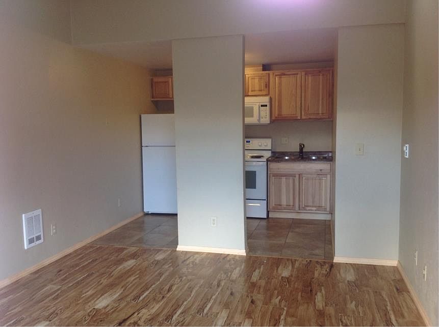 2nd image of 690 SW 9th St #G38