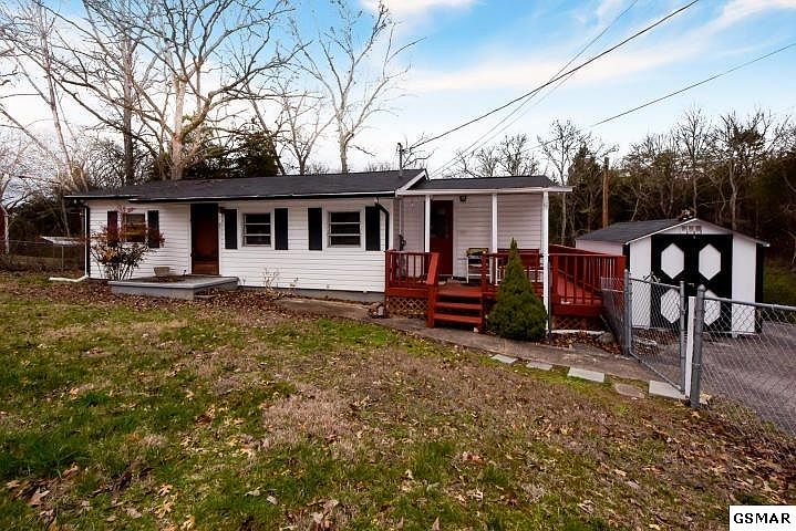 1st image of 2517 Julian Ln