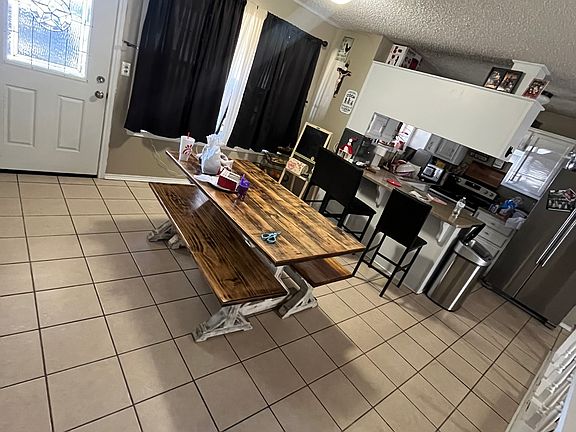 3rd image of 702 Arapaho Dr