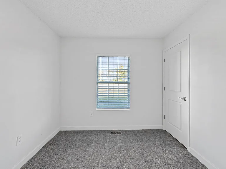 Apartments at Urbana — Photo 75