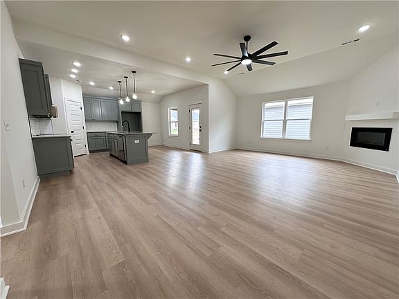 2nd image of 1724 Gerald Shay Rd
