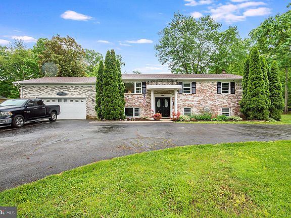 2nd image of 9347 Clifford Dr