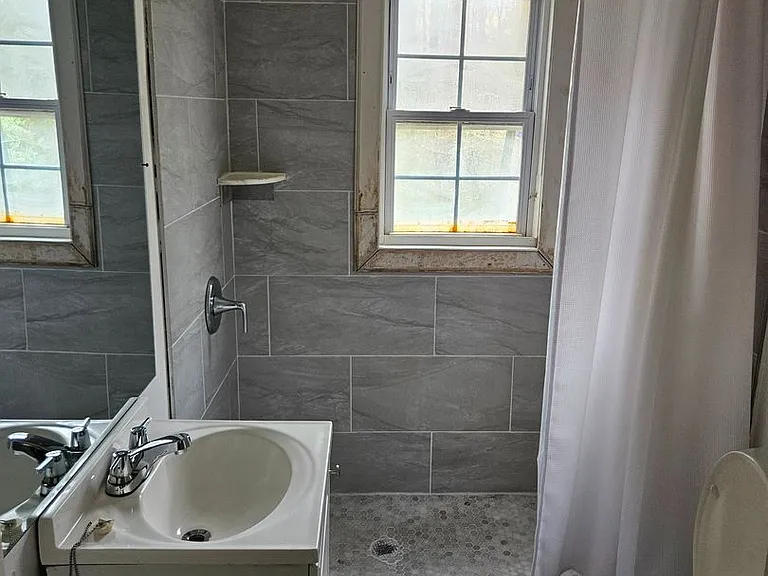 240 Whitaker Cir NW — Photo 4