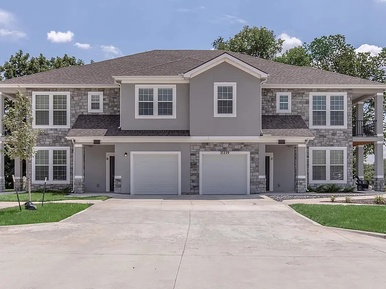 Stonehaven Overland Park — Photo 11