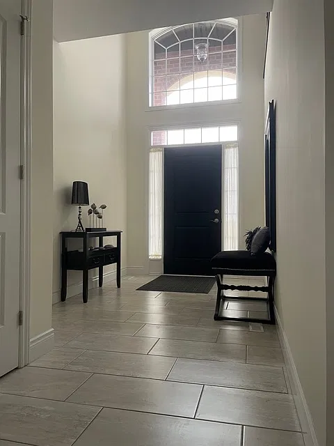 1558 Noah Bend London — Photo 2