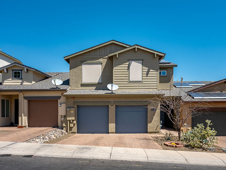 1st image of 652 Brindle Dr