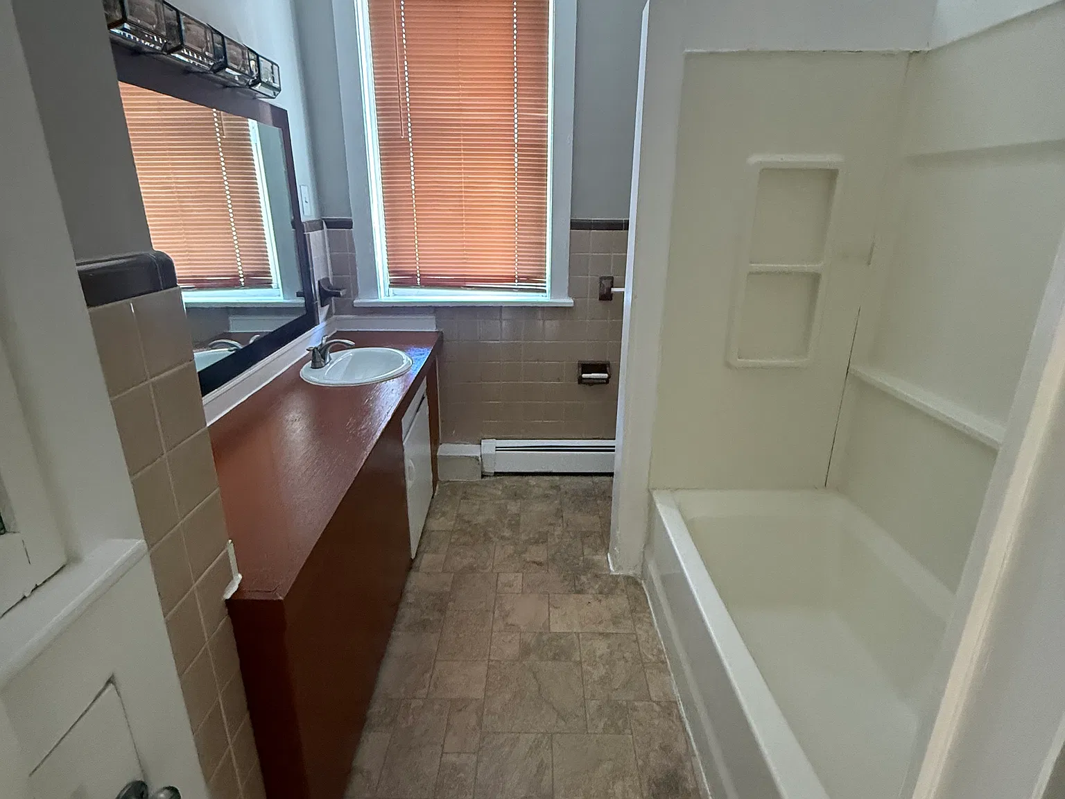 1 bed, $1,300 — Photo 4