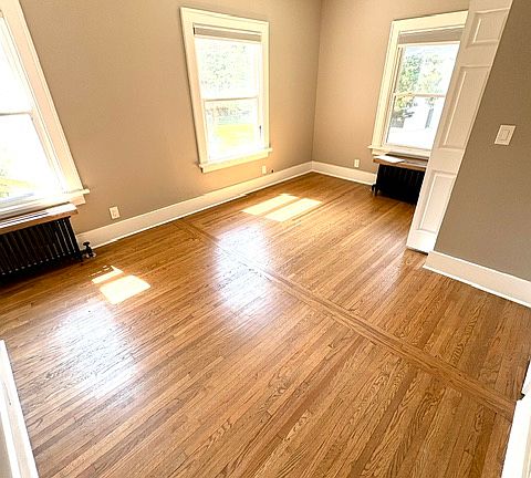 5th image of 5242 Washington St #1