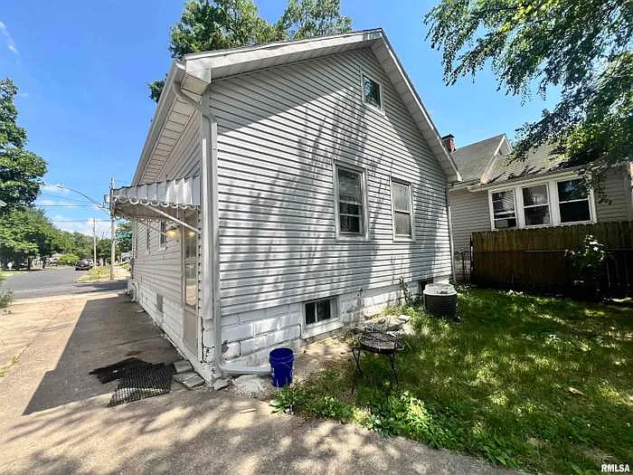 3 bed, 816 sqft, $1,346 — Photo 4