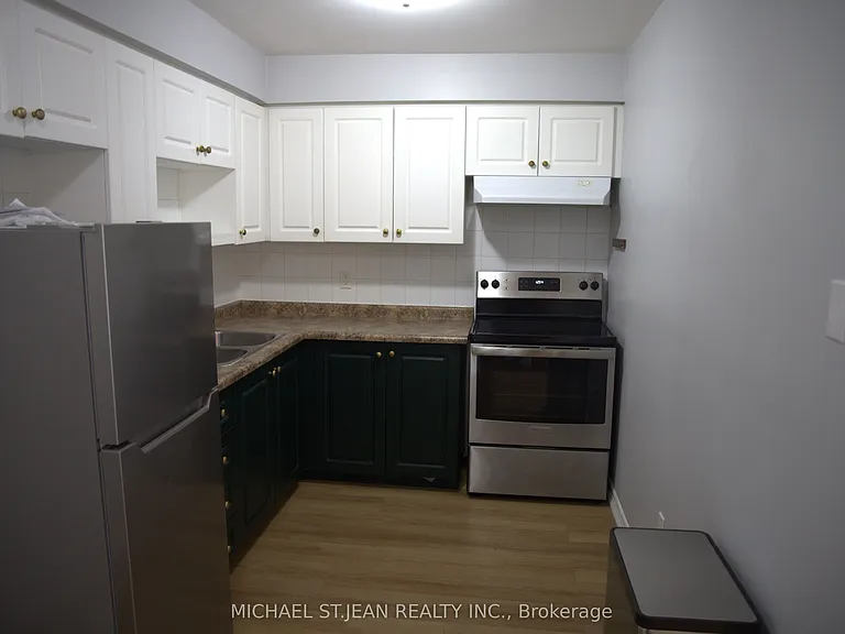 28 Victoria Ave N #314 — Photo 5