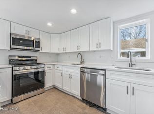 94 Monmouth Rd, Oakhurst, NJ 07755