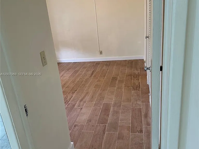 2301 NE 2nd St #6 — Photo 12