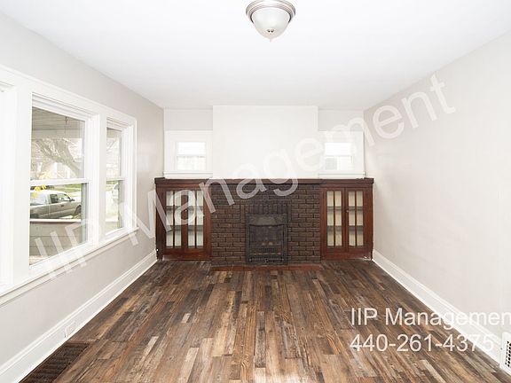 3rd image of 3204 W 92nd St