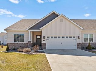 830 Applewood Creek Dr, Fairview Heights, IL 62208