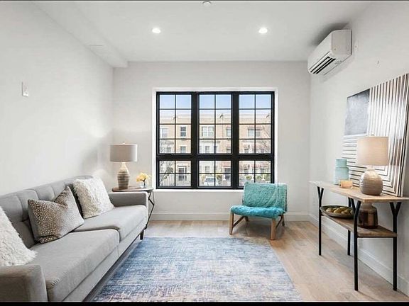 5th image of 1894 Pacific St APT 3