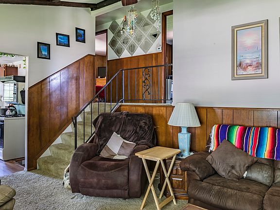 5th image of 112 Pecos Cir