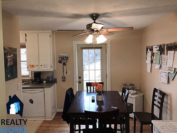5th image of 851 S 49th St