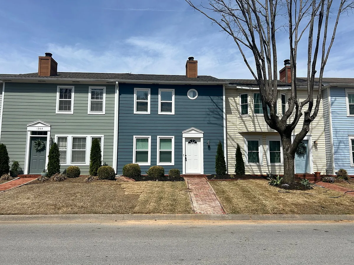 Building Photo - 1366 E Masonic Dr