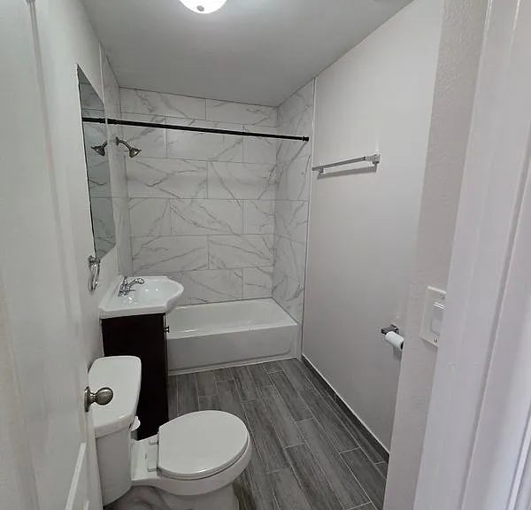 104 E Roosevelt Ave #3 — Photo 3