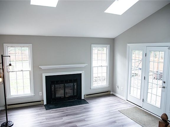 3rd image of 10279 Aynhoe Ct