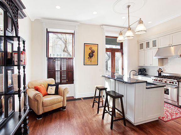 4th image of 126 W 131st St #2
