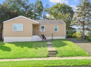 603 Goldenrod Ave, Bridgeport, CT 06606