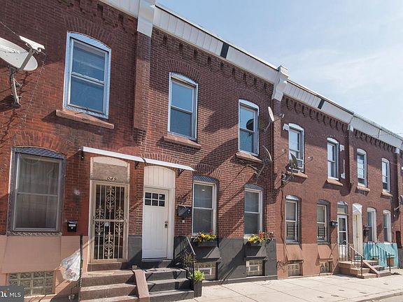 3rd image of 2051 E Stella St