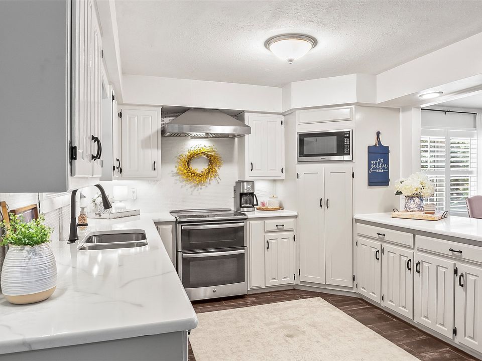 3336 Rolling Hls, Flower Mound, TX 75022 | MLS #21207084 | Zillow