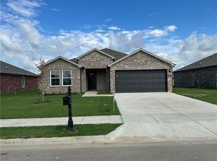 607 Cattleman Ln, Siloam Springs, AR 72761