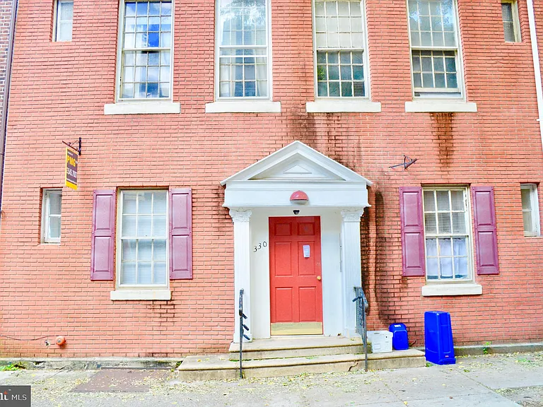 330 S Juniper St #2D — Photo 8