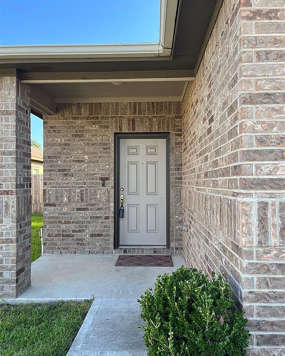 1st image of 2327 Republic Way