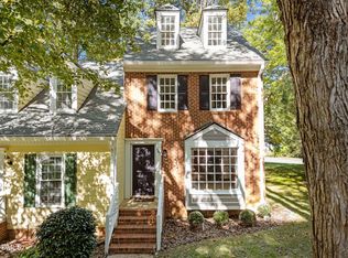 143 Hedgerow Ct, Cary, NC 27513