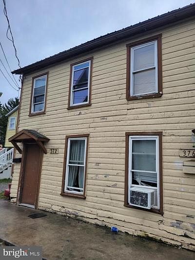 2nd image of 372-376 W Burkhart Ave
