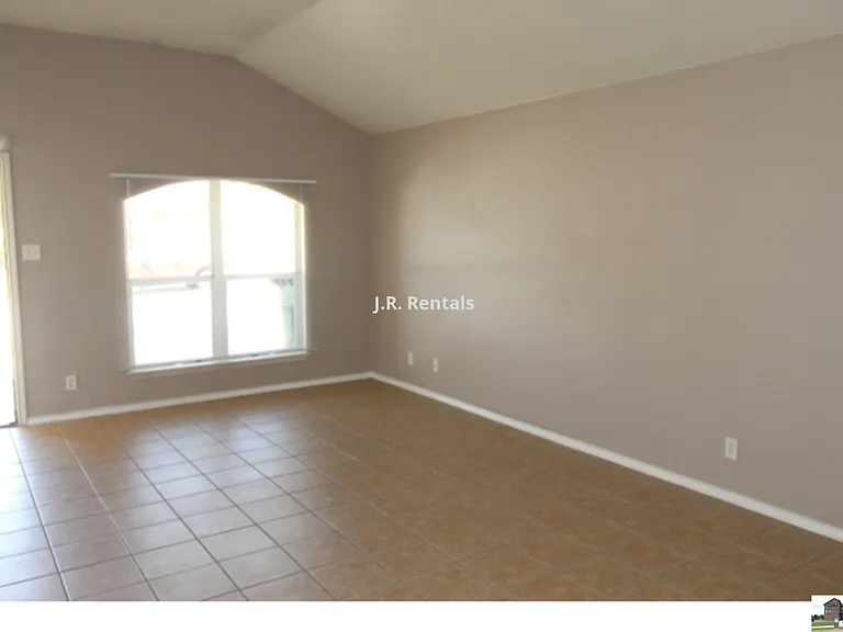 304 Jeff Gordon Dr #A — Photo 9