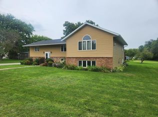 204 6th St SE, Hayfield, MN 55940