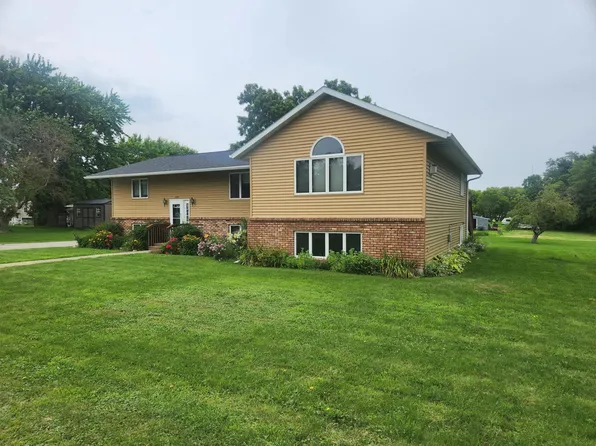 204 6th St SE, Hayfield, MN 55940