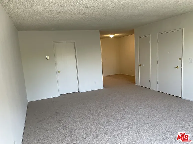 9204 Whitworth Dr #5 — Photo 4