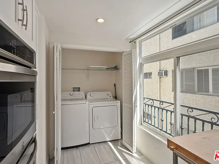 11737 Goshen Ave #302 — Photo 13