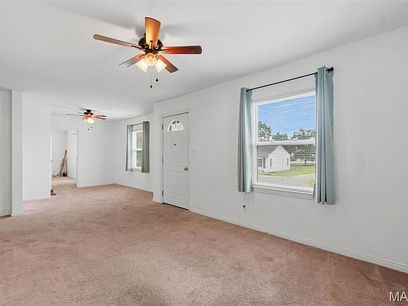 5th image of 805 Brooksher Dr