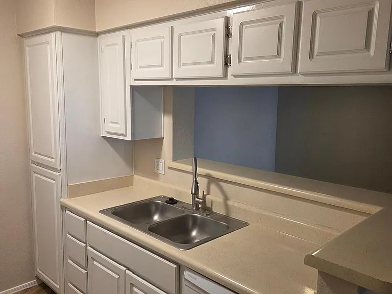 2025 E Campbell Ave #241 — Photo 5