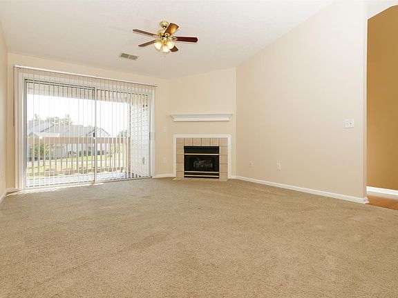3rd image of 4843 Bordeaux Ln
