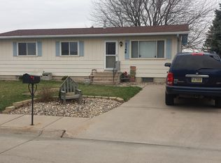 1148 Renae Ln, Hastings, NE 68901