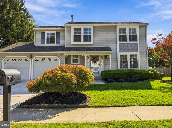 42 Orchard Ln, Marlton, NJ 08053