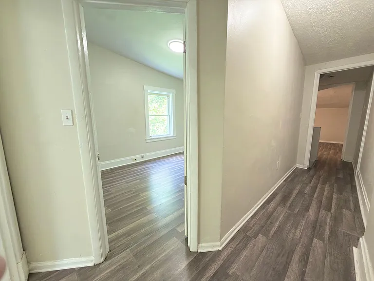 1030 Considine Ave — Photo 18