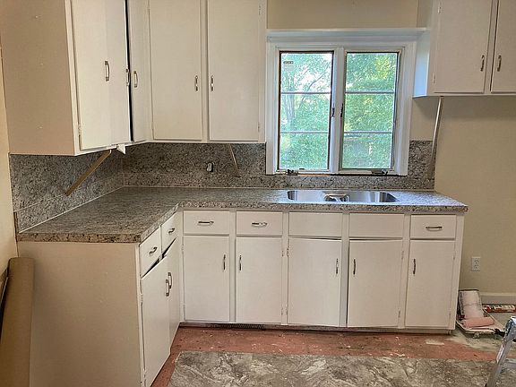 5th image of 314 Kenwick Dr