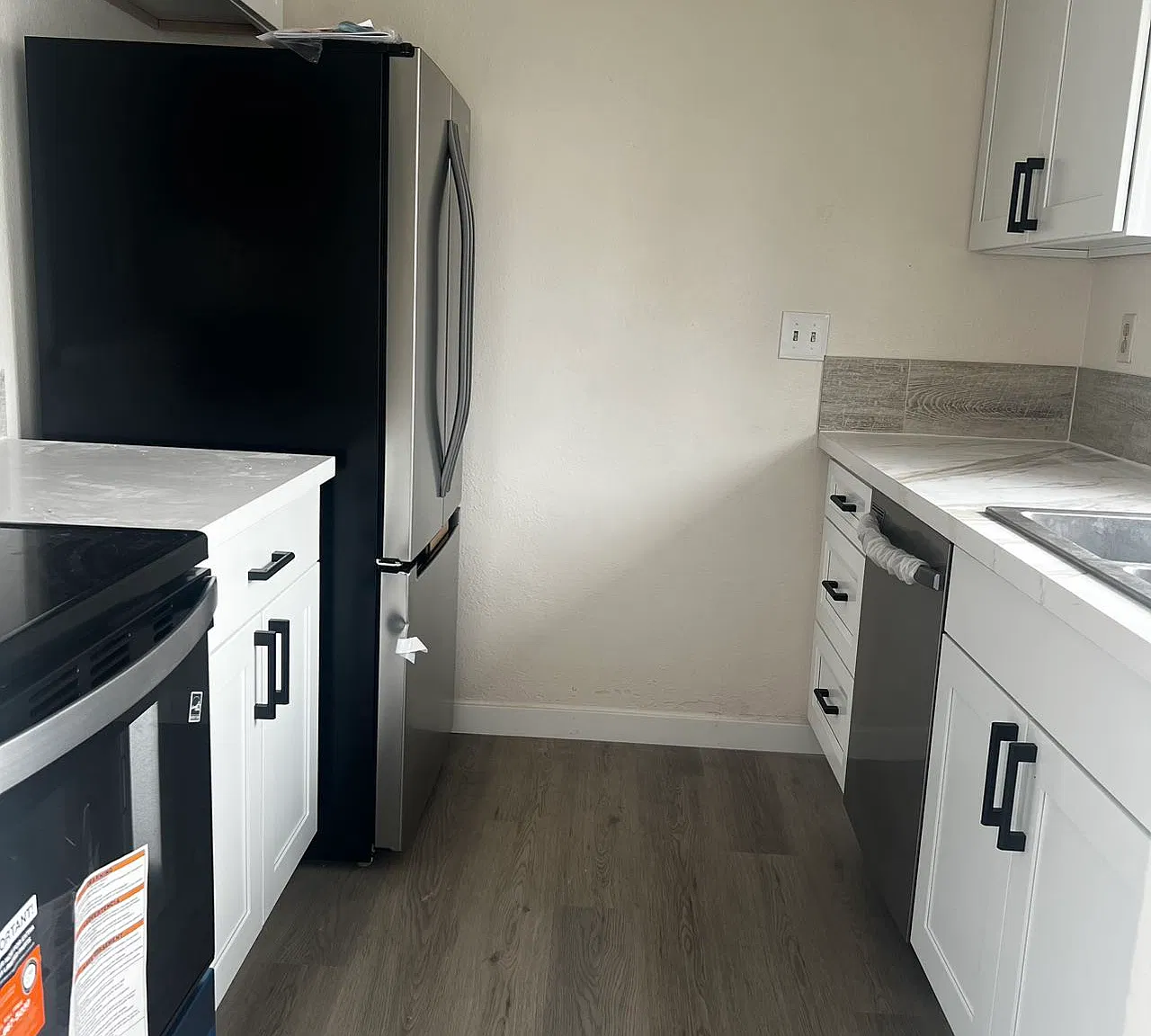 4 bed, 2.5 bath, 1704 sqft, $3,200 — Photo 2