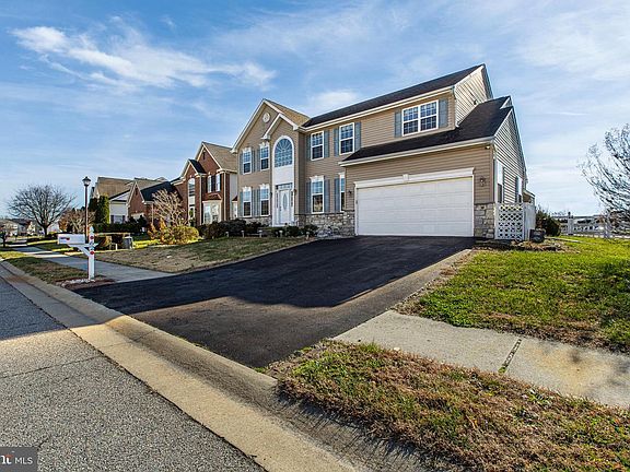 4th image of 62 Coldwater Dr