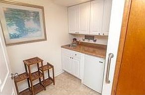 5th image of 383 Waltham Ave
